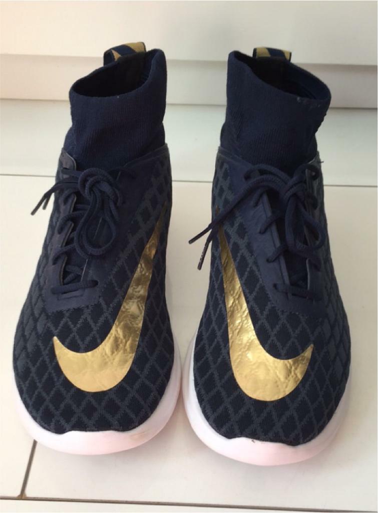 nike trainers that look like socks